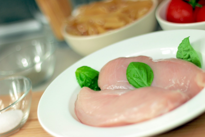 boucherie-SILLANS LA CASCADE-min_turkey_hen_meat_raw_pink_chicken_ingredient_cooking_uncooked-1087266